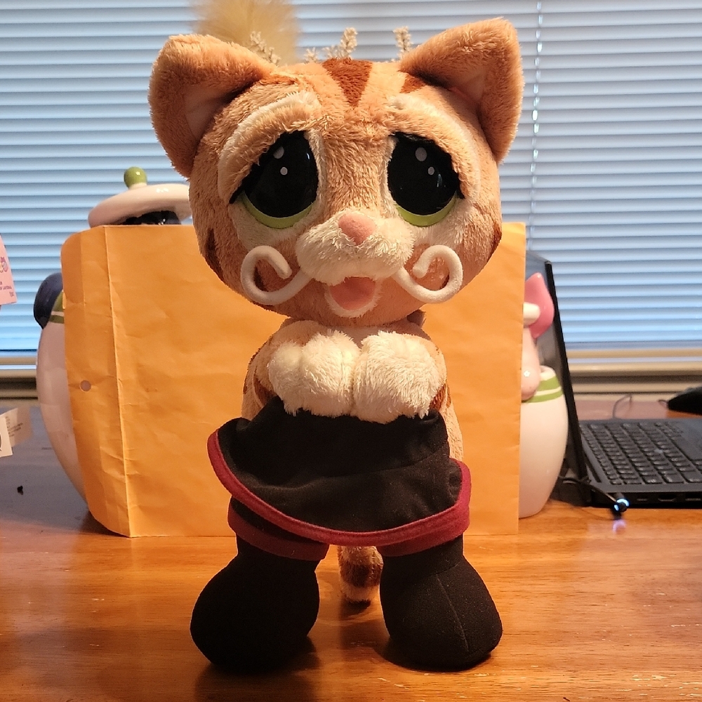 Shrek Puss N Boots 14" Sweet Talking Stuffed‎ Animal Toy Plush Dreamworks